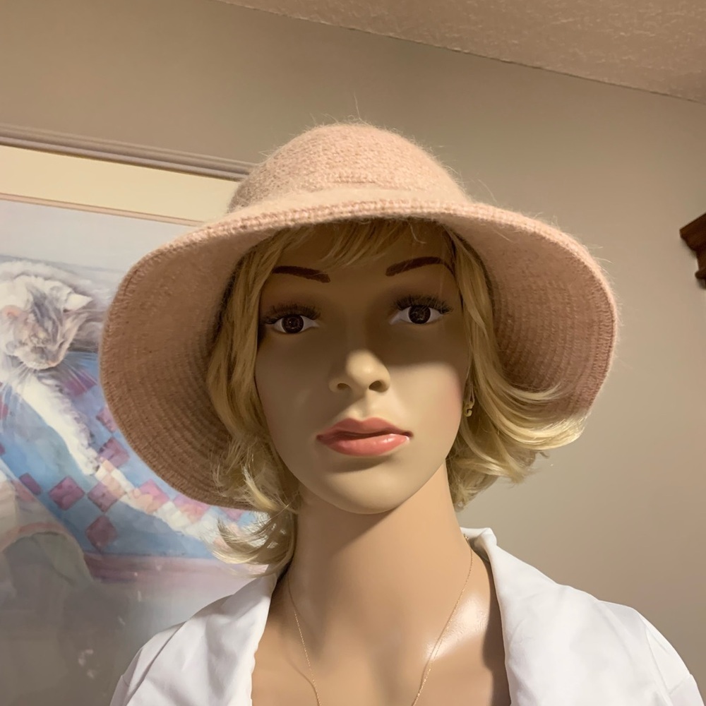 Vintage Women's Mohair Bucket Hat Peachy Pink